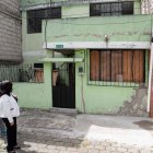 Las paredes de varias casas muestran profundas grietas que avanzan con el tiempo.