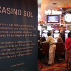 Luego de la consulta popular de 2011, los casino y negocios de juegos de azar tuvieron que cerrar, ya que la población ecuatoriana votó por su prohibición.
