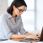 Ecuatorianos en el extranjero pueden actualizar sus datos personales sin necesidad de acudir presencialmente a una agencia.