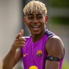 Lamine Yamal usa el "10" del FC Barcelona en la temporada 2025 / 2026.