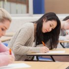 Capacitación, mentorías y códigos de ética son algunas de las estrategias que las universidades deben aplicar con firmeza.