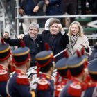 El presidente Javier Milei, su hermana, la secretaria general de la Presidencia, Karina Milei, y el ministro de Economía, Luis Caputo, en Buenos Aires el 26 de julio de 2025.