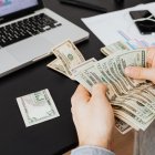 El Bono de Desarrollo Humano es una transferencia monetaria de $ 55 que entrega el MIES.