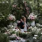 ¿Fue en un jardín? ¿Quién lo sabía? El papá de Travis Kelce narra el momento exacto en que su hijo y Taylor Swift se comprometieron