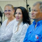 Rafael Correa y Luisa González tuvieron un encuentro en Bélgica.