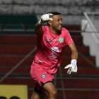 Manuel Mendoza, arquero de Liga de Portoviejo, fue el héroe atajando un penal ante Macará.