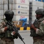 Militares en el Puerto de Guayaquil.