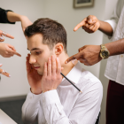Manifestantes en Quito exigen atención a los casos de acoso laboral y acceso a protocolos claros para denunciar.