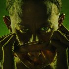 Monster nos tranporta a la vida de Ed Gein, temido asesino de Plainfield.