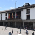La fachada del Municipio de Quito, en donde trabajan el alcalde y concejales, que ganan alrededor de 2.530 dólares mensuales.