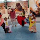 Aprendizaje. Decenas de niñas de la parroquia Viche acuden cada semana, después de la escuela, a las prácticas de marimba de la escuela Urpiano Bone.