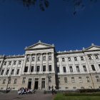 Símbolo labrado en mármol de una de las pocas democracias plenas del mundo, el Palacio Legislativo uruguayo.