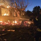 Extinguen el fuego tras bombardeos de Rusia en Zaporiyia.