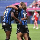 Los jugadores de Independiente celebraron el sábado 30 de agosto una por demás holgada presentación ante Técnico Universitario (4-0).