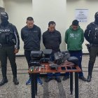 En otro operativo en Cotocollao, la Policía aprehendió a tres ciudadanos por el presunto robo de accesorios.