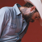 ¿Te gusta el estilo de Post Malone? Su nueva marca, Austin Post Apparel, lleva su moda western única a tu armario