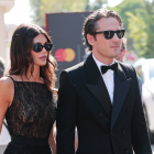 Kaia Gerber y Lewis Pullman durante una salida en Los Ángeles.