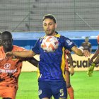 Delfín y Libertad cerraron la fecha 27 de LigaPro Ecuabet la noche del lunes 1 de septiembre.