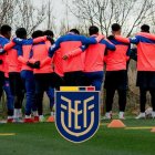 Una oración de la Tri antes del último entrenamiento para enfrentar a Paraguay.