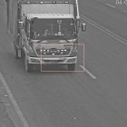 Cámaras lograron identificar un camión reportado como robado.