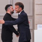 El presidente de Ucrania, Volodymyr Zelensky (izq.), y el presidente de Francia, Emmanuel Macron, en París, Francia, el 4 de septiembre de 2025.