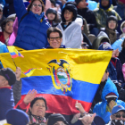 Los jugadores de Ecuador animan a su selección antes del partido de fútbol de las eliminatorias sudamericanas de la Copa Mundial de la FIFA 2026.
