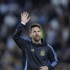 Previo al duelo de Argentina y Venezuela, Lionel Messi saludó a la hinchada.