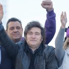 Milei cerró la campaña de las elecciones legislativas en Lomas de Zamora, provincia de Buenos Aires, pese a las advertencias de seguridad por los enfrentamientos con seguidores peronistas.