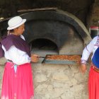 Aperitivos. Además de pan, la comunidad de Nizag ha incursionado en la elaboración de pizzas para dar alternativas a los turistas que los visitan.