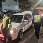 Agentes civiles de tránsito, policías y militares realizaron los controles.