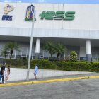 El hospital del Instituto Ecuatoriano de Seguridad Social se ubica en la av. del Bombero.