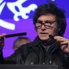 El presidente de Argentina, Javier Milei, habla luego de conocer los resultados electorales de las elecciones legislativas este domingo