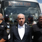 El Primer Ministro Benjamin Netanyahu visitó la zona del ataque.