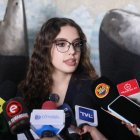 Organizaciones sociales de Cuenca recolectan firmas para pedir revocatoria de cuatro asambleístas, entre ellos de Camila León.