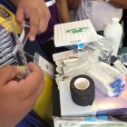 Arcsa detectó un establecimiento en el centro de la ciudad que ofrecía tratamientos invasivos no autorizados.