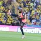 Enner Valencia en el calentamiento antes del Ecuador vs Argentina.