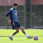 Piero Hincapié en su primer entrenamiento con Arsenal este jueves 11 de septiembre.