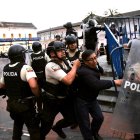 En la Plaza de Santo Domingo hubo varios incidentes con los manifestantes.