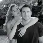 Liam Hemsworth y Gabriella Brooks se comprometen tras seis años de relación.