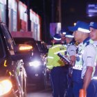 Diez conductores detenidos en Guayaquil por alcohol en operativos de la ATM.