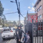 Capturan a sujetos que asaltaban a bordo de un vehículo en varios sectores de Quito.