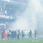 Capwell otra vez en problemas: Emelec arriesga sanción tras desmanes en el Clásico.