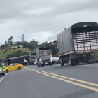Varias vías en la provincia del Carchi están cerradas por transportistas.