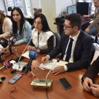 La jefa del bloque correísta Viviana Veloz cuestionó la decisión del Gobierno nacional sobre el subsidio al diésel.