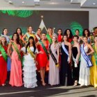 Las aspirantes junto a Gisselle Rosales, Miss Ecuador 2025