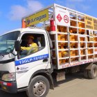 En Montecristi, Manabí, uno de los vehículos que transporta gas se retira de una de las plantas abastecedoras