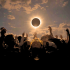 El eclipse solar total previsto para agosto de 2026 puede tener un impacto sicológico importante en quienes lo presencien.