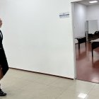 Osiris Sánchez, abogado del asambleísta Sergio Peña, asistió a la audiencia de juicio del caso Danubio. Él defiendo a otros dos procesados también.