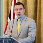 El presidente Noboa respondió al MICC en Bolívar, defendiendo la unidad nacional y los programas de apoyo productivo.