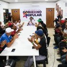 El presidente de Venezuela, Nicolás Maduro (c), en un acto de gobierno, en La Guaira (Venezuela).